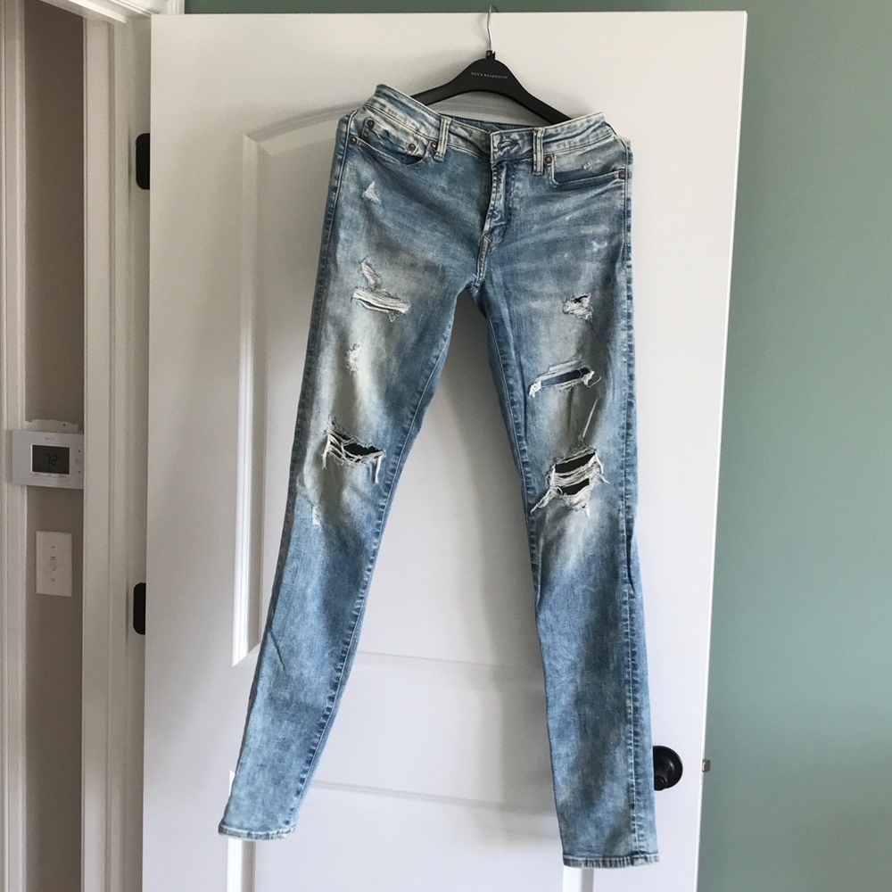 American Eagle Outfitters Light Blue Skinny Jeans